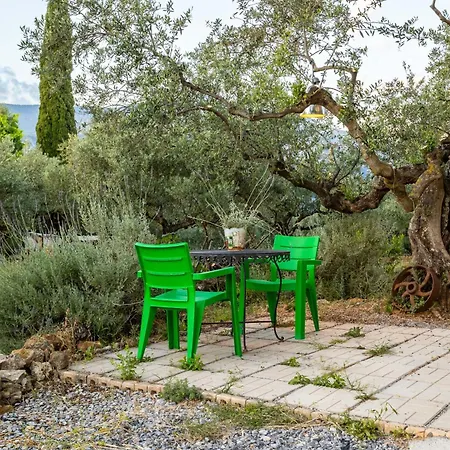 Olive Garden Studio - Tranquil Outdoor Dining Area Doloi Exterior photo